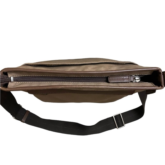 Coach Khaki Men’s Brown Camden Messenger/Shoulder Bag - Picture 3 of 14